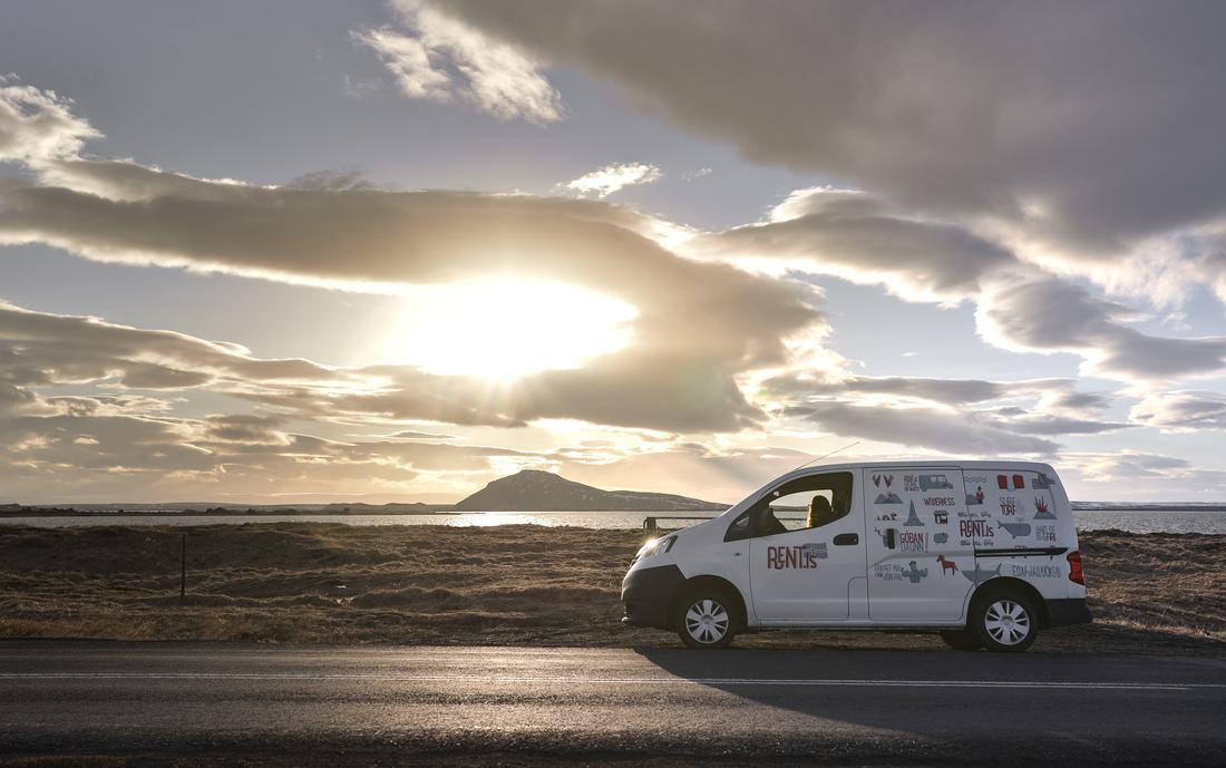 Admirer le coucher de soleil islandais