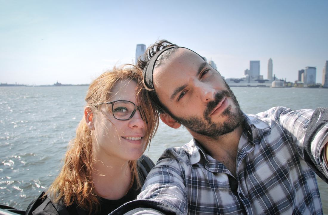 Portrait d'un couple en voyage