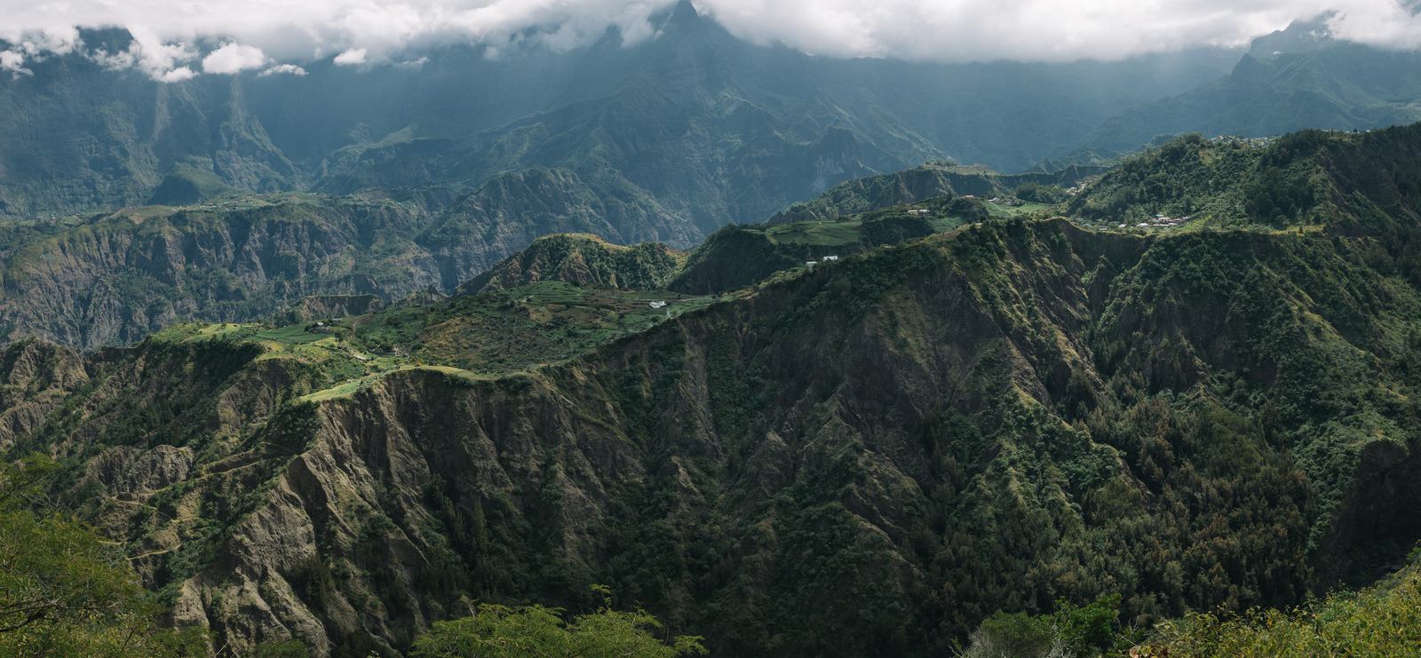 Panoramique sur la route du Piton des Neiges
