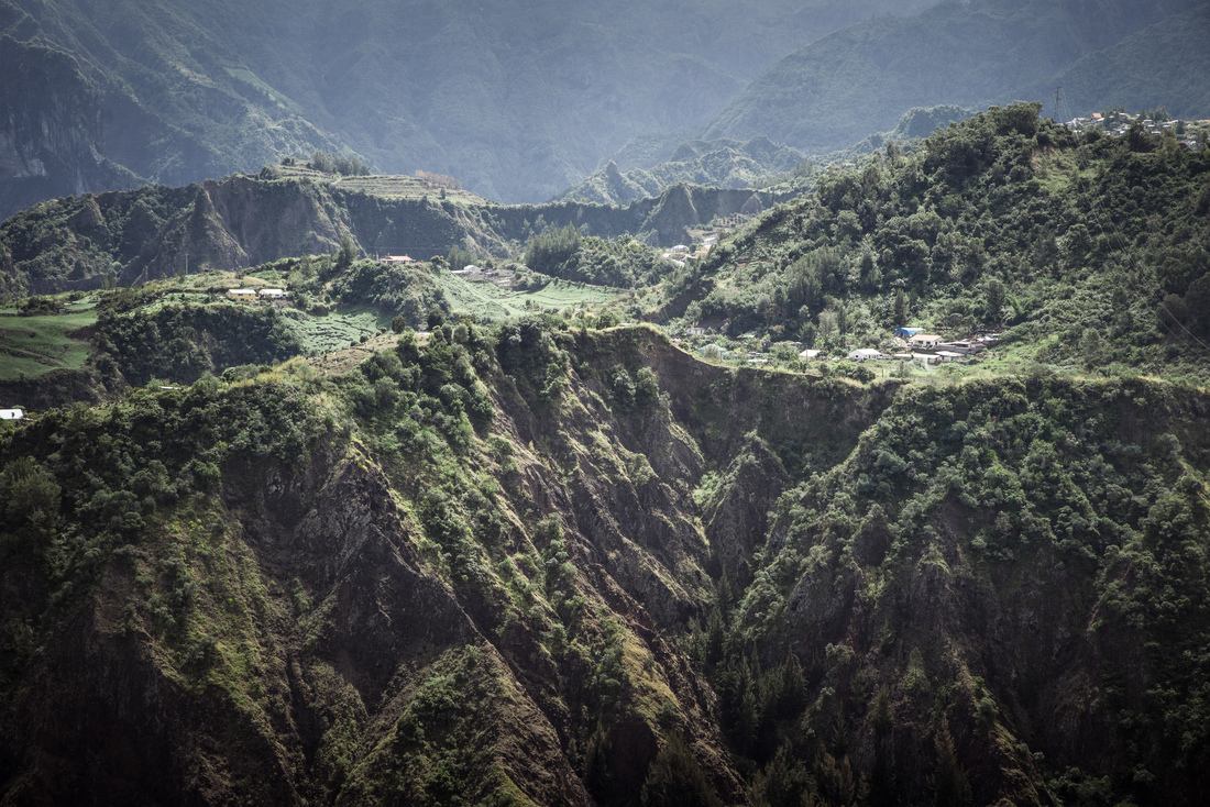 Village au coeur d'un cirque de La Réunion 