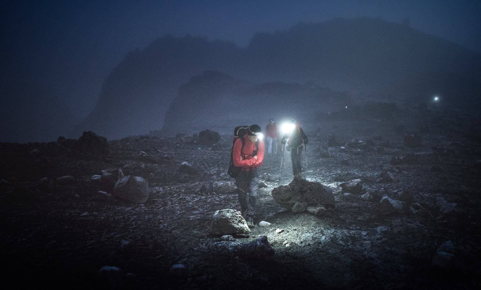 A la frontale pour atteindre le sommet du Piton des Neiges A la frontale pour atteindre le sommet du Piton des Neiges