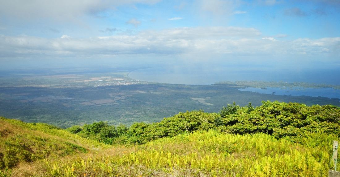 Vue sur Granada et le lac Nicaragua