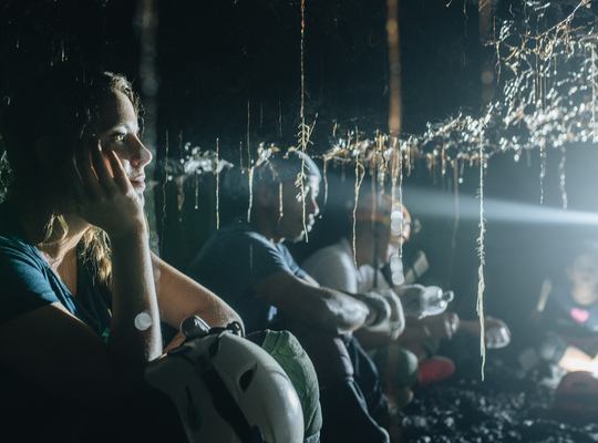 Tunnels de lave à La Réunion : exploration spéléo d'un monde étrange