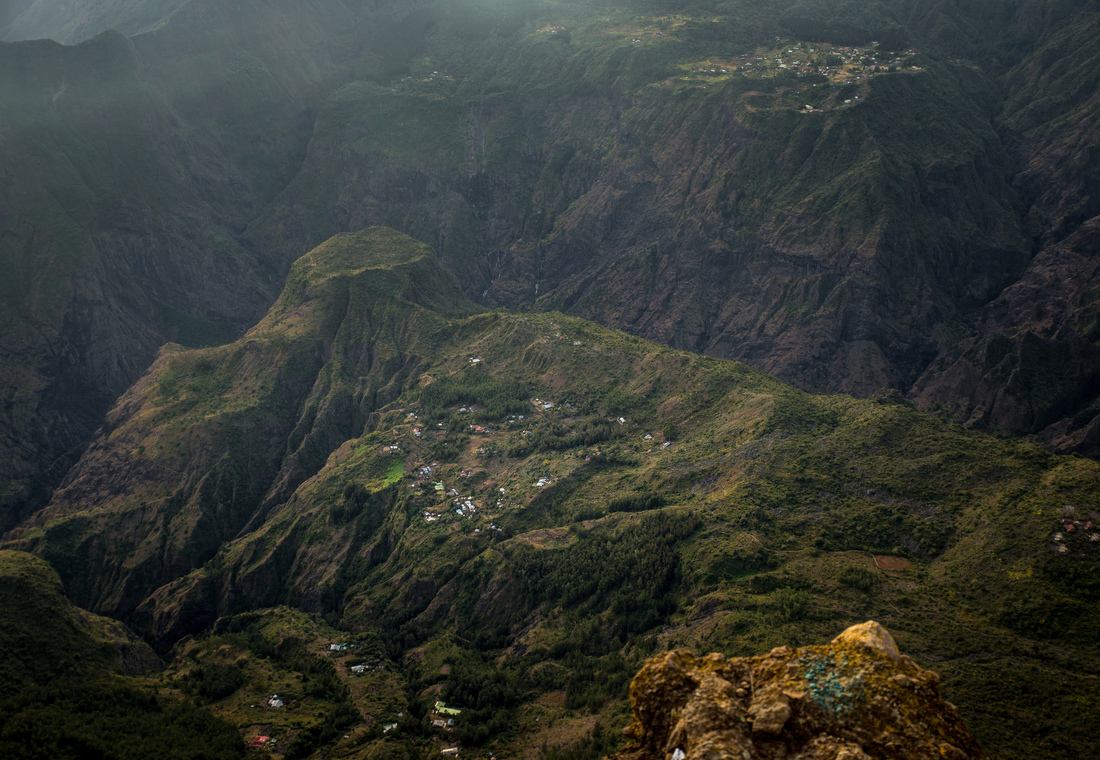 Villages au coeur du cirque de Mafate
