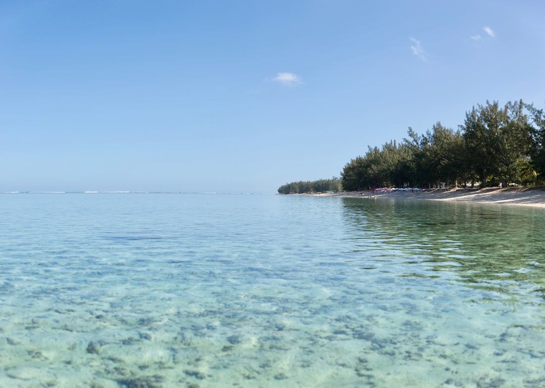 Eau cristaline, plage de la réunion