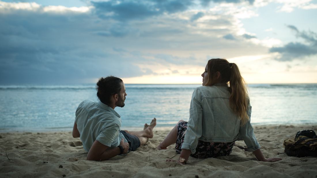 Tous les 2, en attendant le coucher de soleil