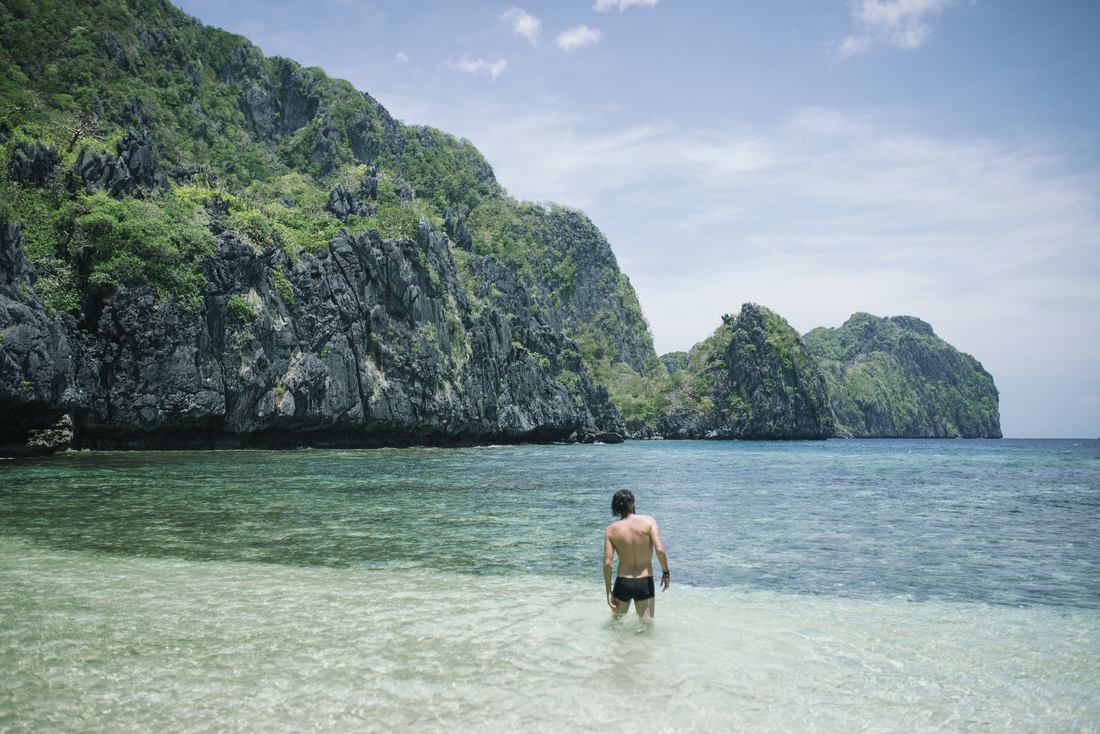 Seb, les pieds dans l'eau