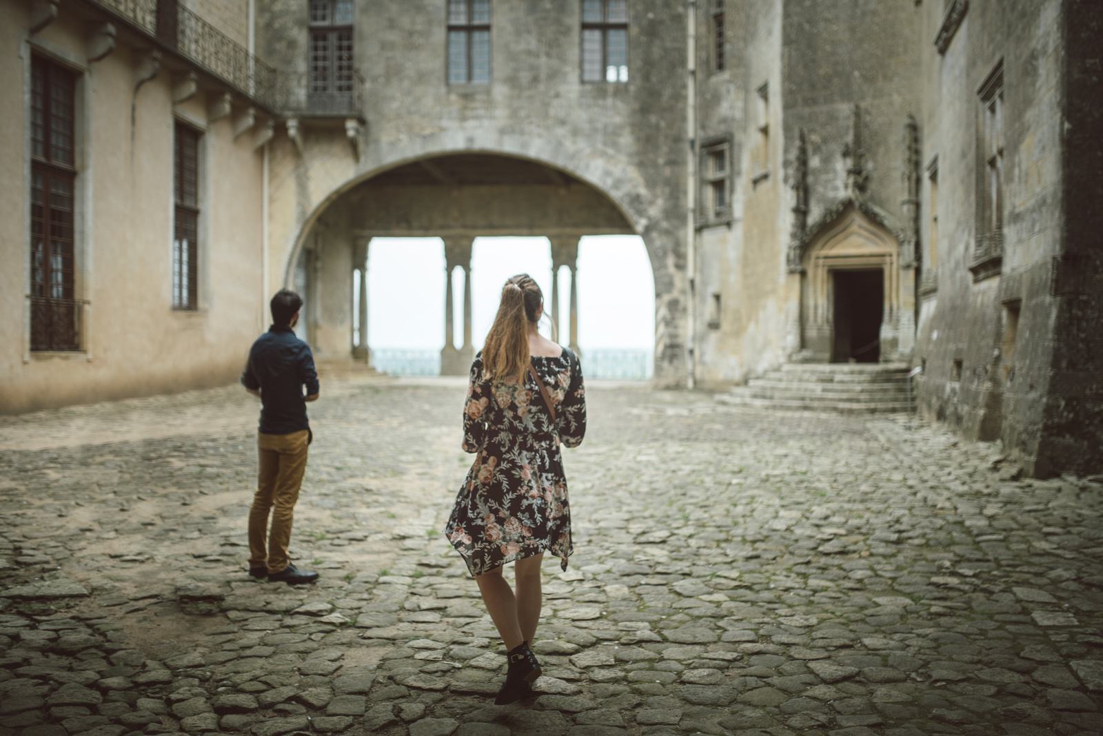 Une cour style renaissance italienne à Biron