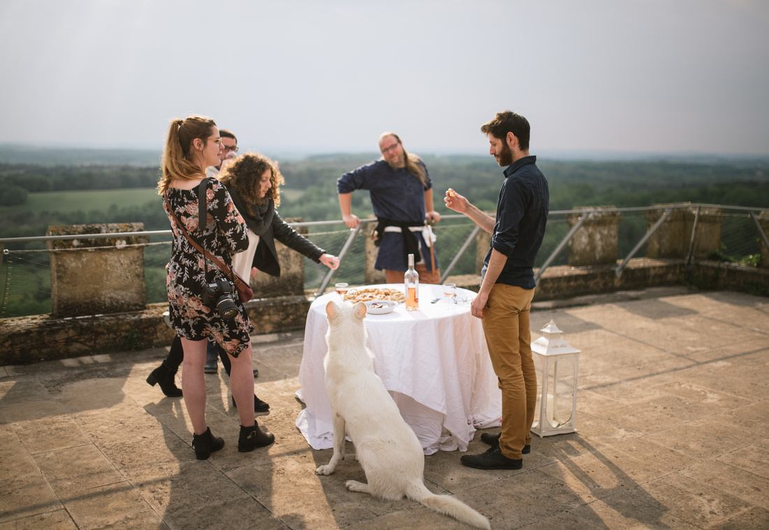 Apéro tout en haut du Chateau de Biron