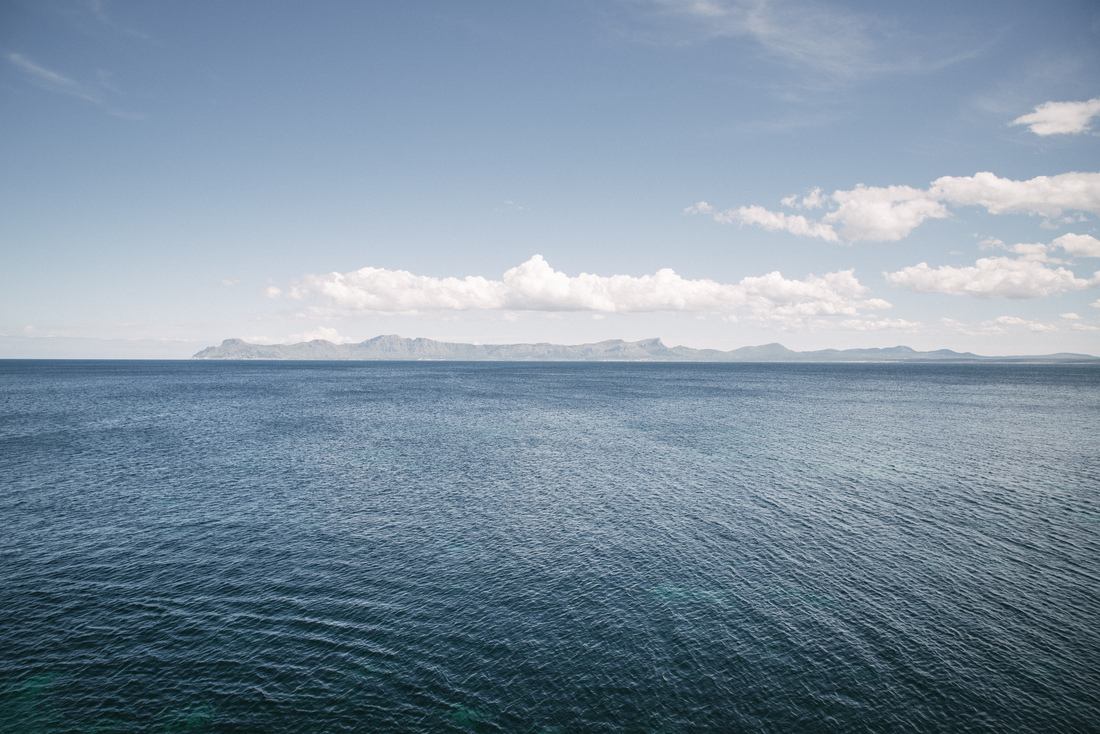 Le bleu de la mer à Marjoque