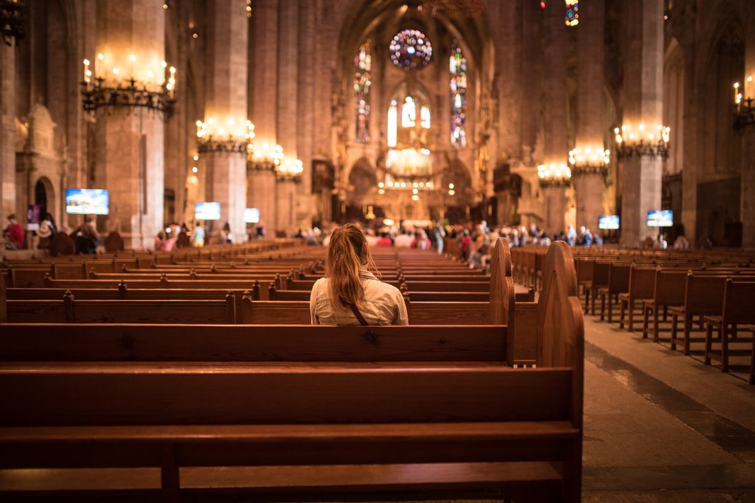 Recueillement dans la Cathédrale 