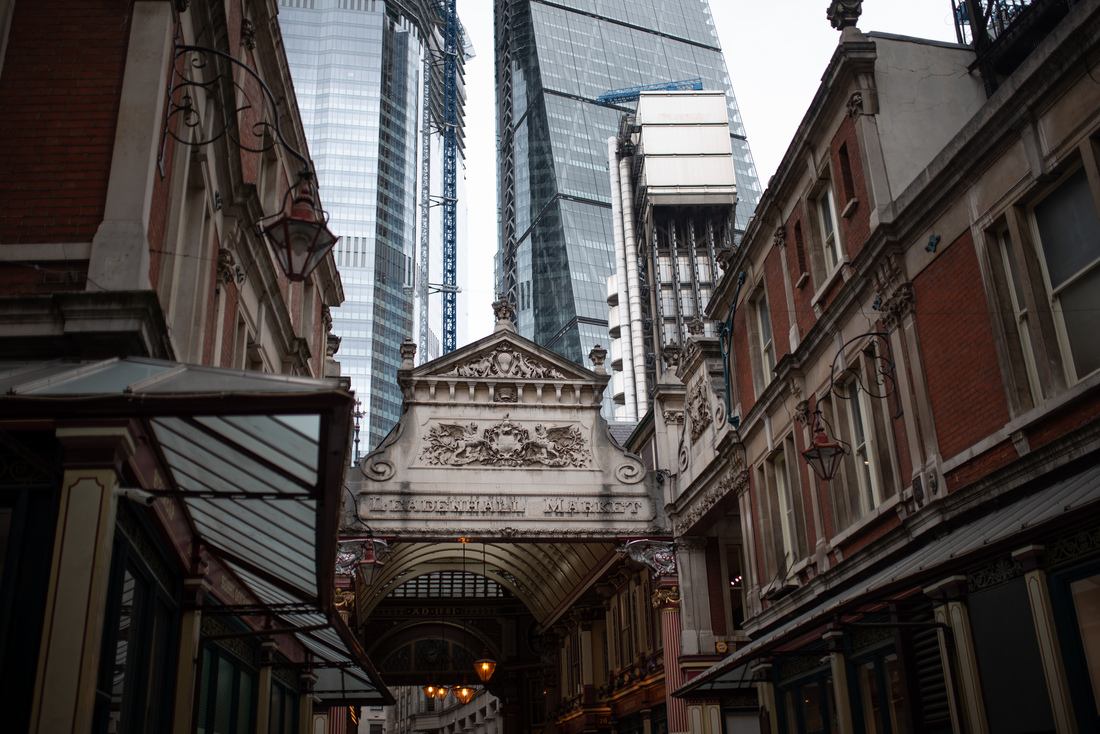 mélange d'architecture ancienne et contemporaine 