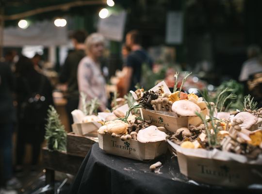Stand de champignons, turnips 