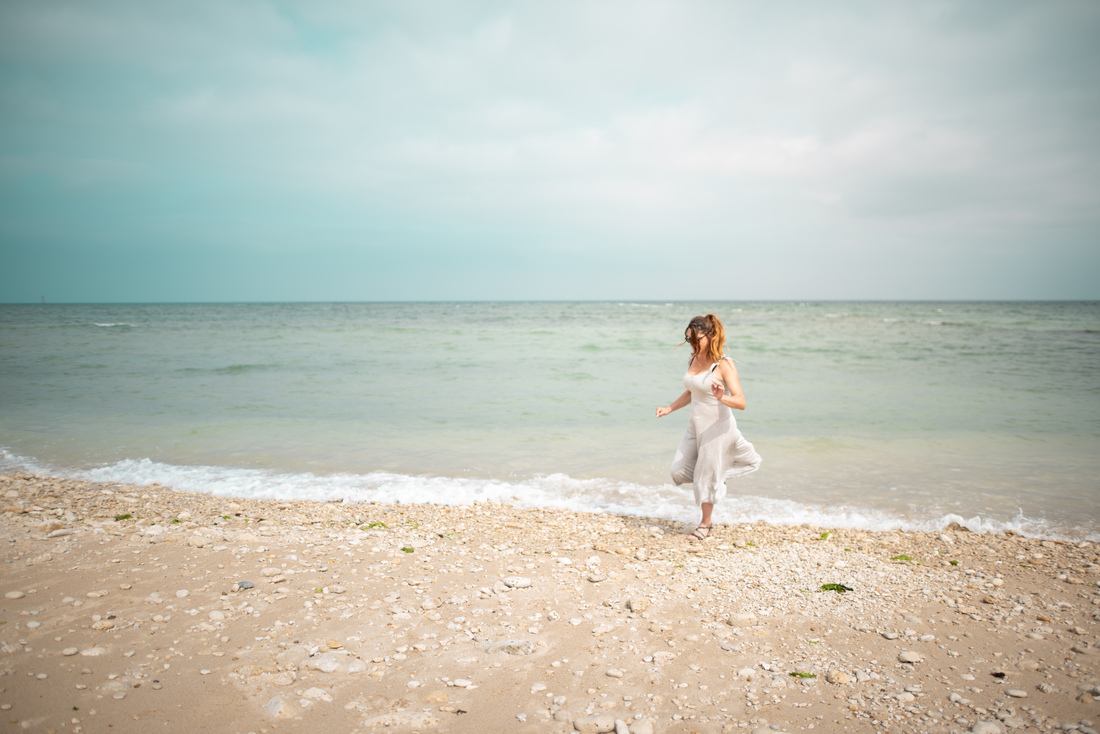 tremper les pieds dans l'eau à st clément des baleines 