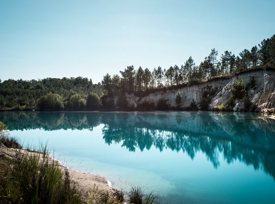 Les étonnants lacs de Guizengeard dans les Charentes