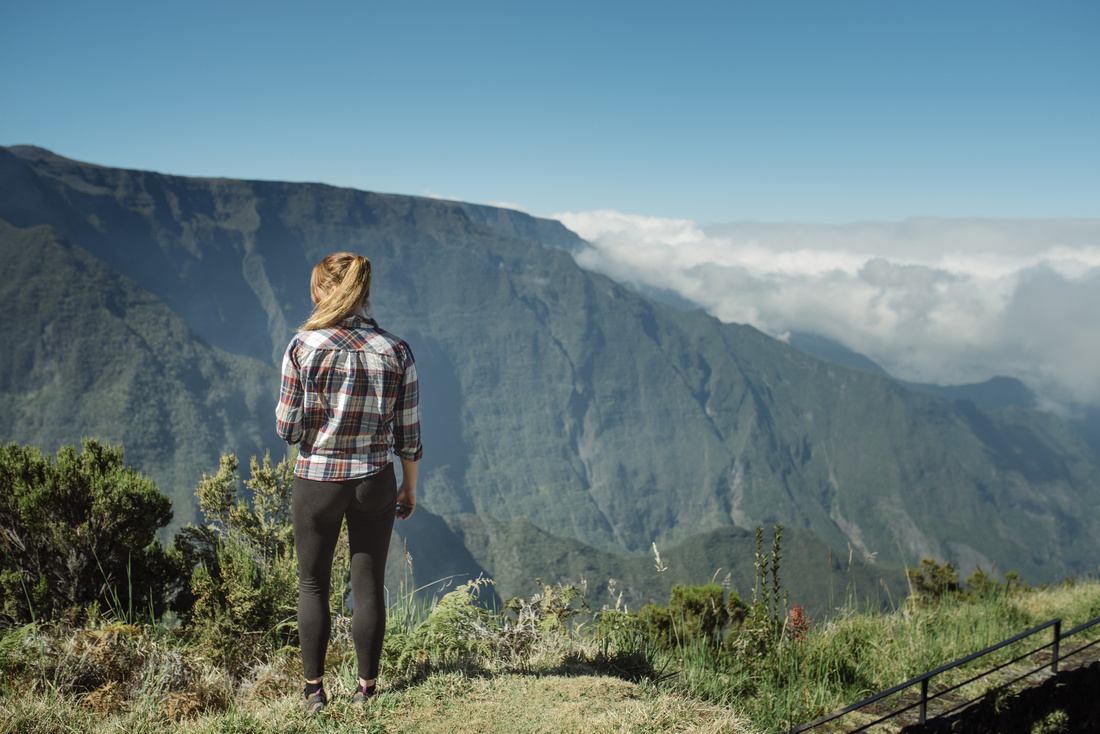 Devant la vallée de la rivière des remparts