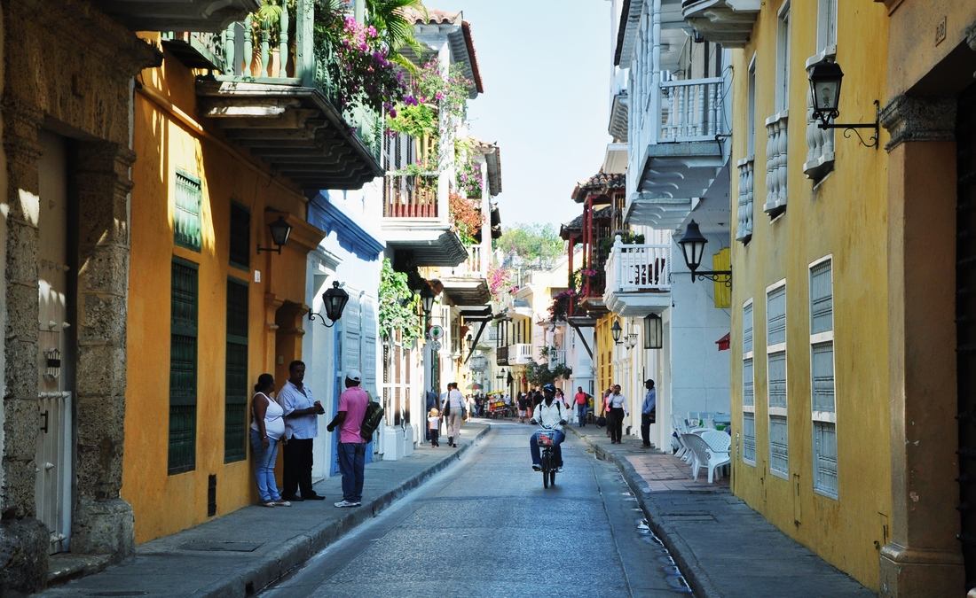 Rue du centre historique de Carthagène des Indes