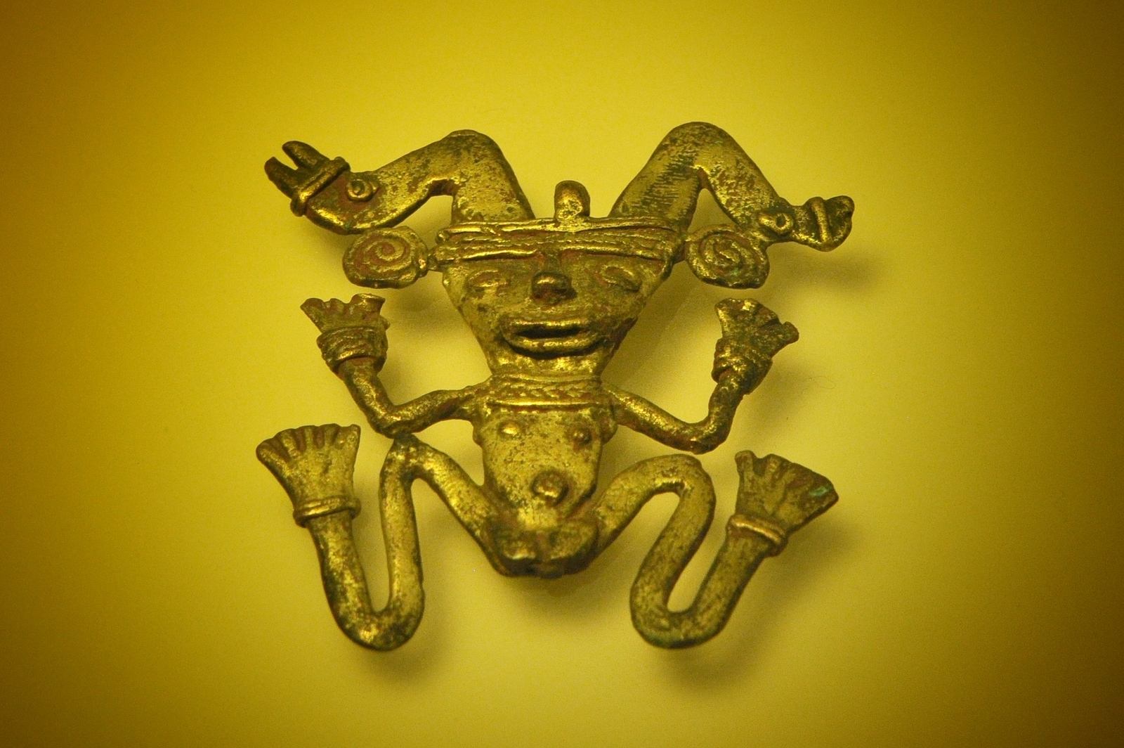 Look at the fingertips Look at the fingertips